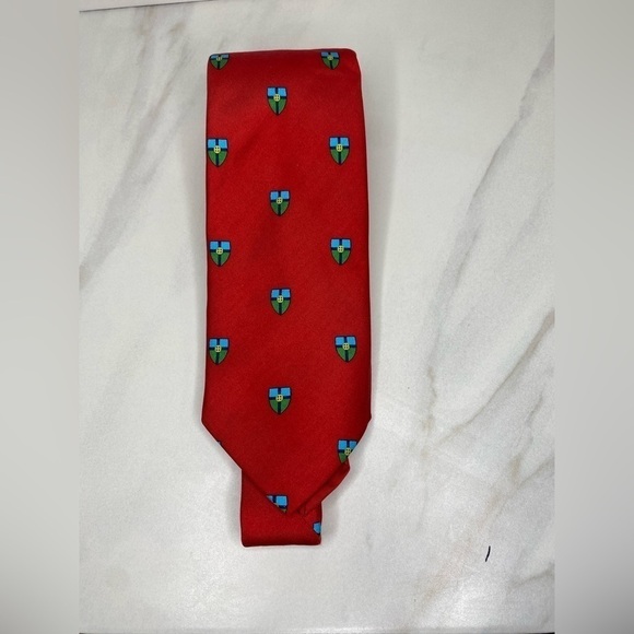 Vineyard Vines Custom Collection red preppy 100% silk necktie - Picture 1 of 4